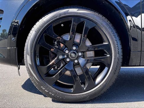 Used 2025 Land Rover Discovery Sport Dynamic SE AWD/4WD image 11