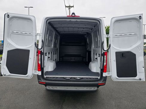 New 2026 Mercedes-Benz Sprinter 2500 image 13
