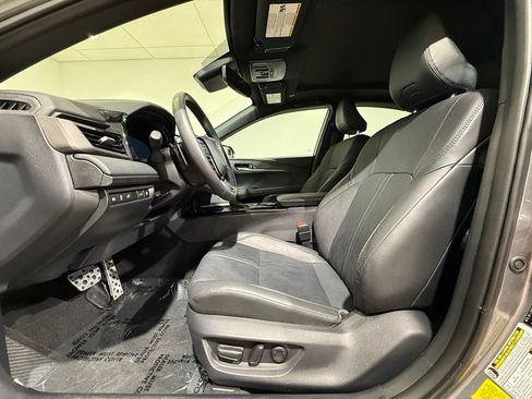 Used 2025 Toyota Camry XSE AWD/4WD image 12
