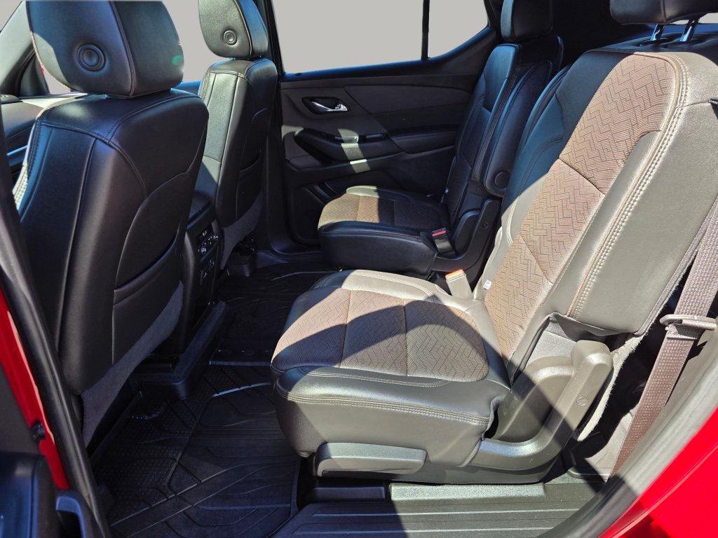 Used 2023 Chevrolet Traverse High Country w/ LPO, 'HIT The Road' Package AWD/4WD image 46