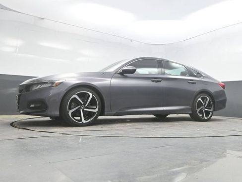 Used 2018 Honda Accord Sport image 39