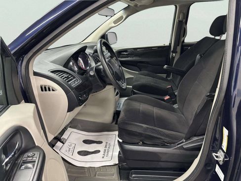 Used 2013 Dodge Grand Caravan SE FWD image 30
