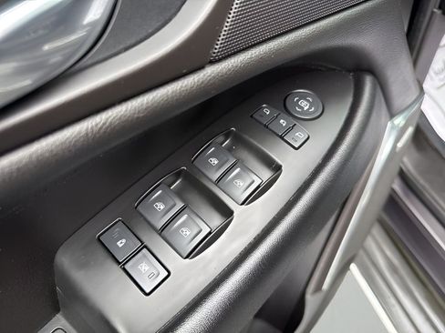 Used 2015 Cadillac Escalade Luxury image 29