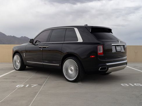 Used 2021 Rolls-Royce Cullinan image 7