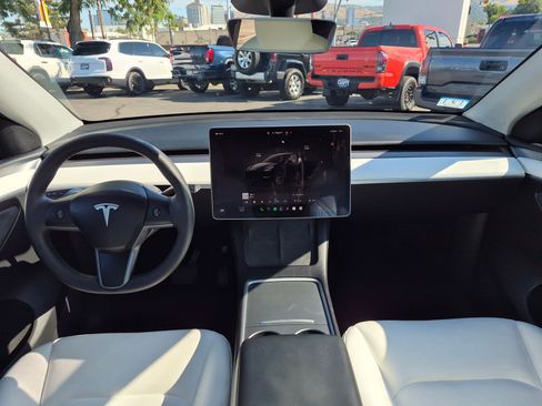 Used 2025 Tesla Model Y Long Range AWD/4WD image 27