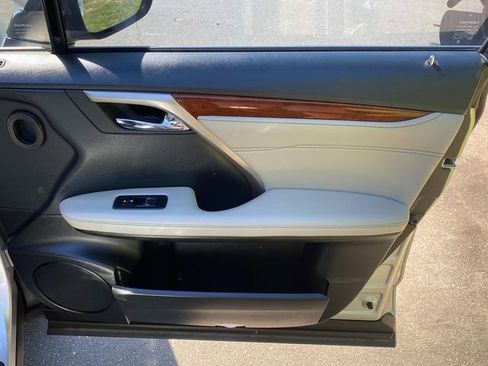 Used 2018 Lexus RX 350L FWD w/ Premium Package image 37