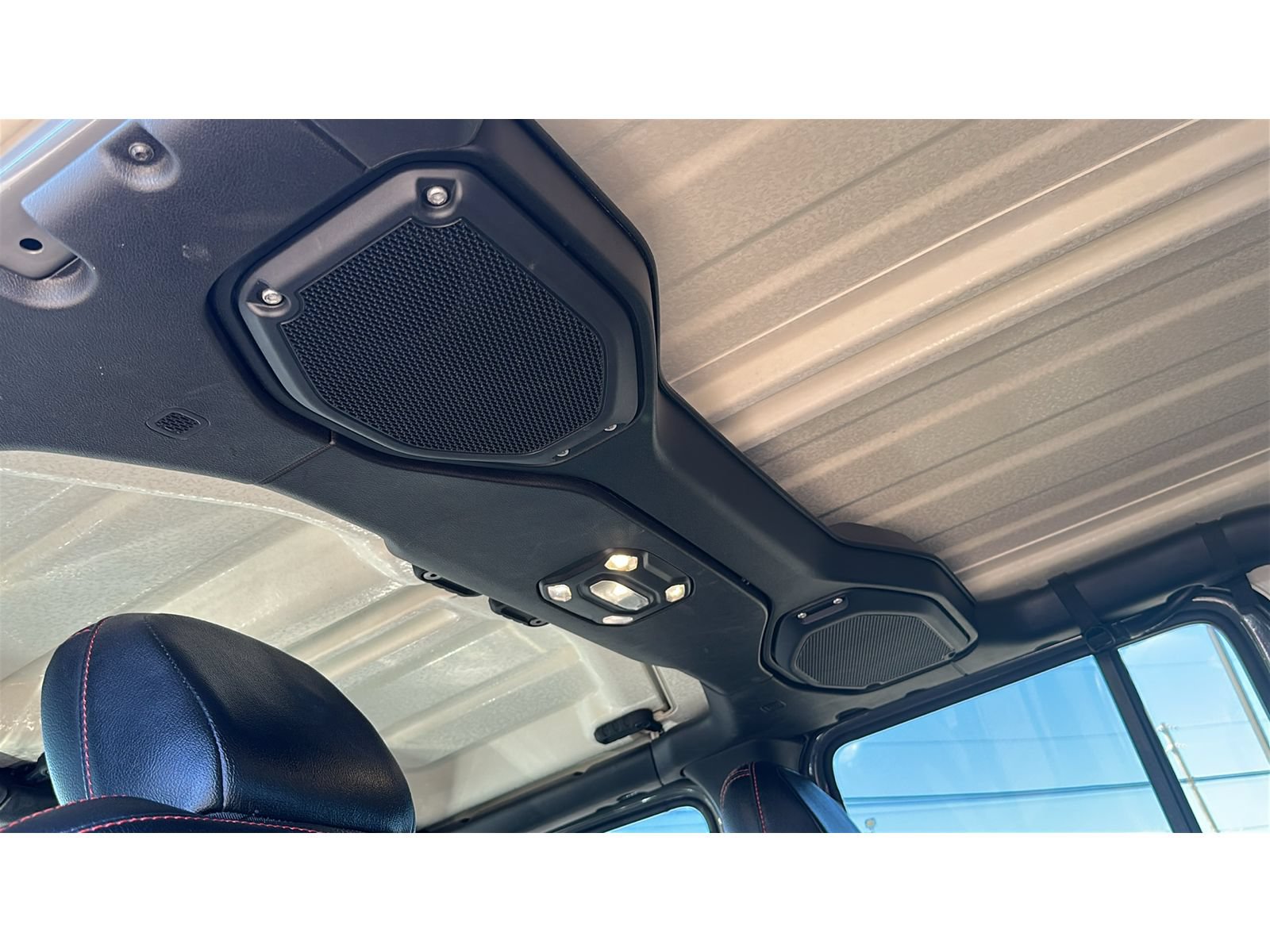 Used 2021 Jeep Gladiator Rubicon AWD/4WD image 18