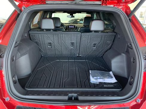 Used 2024 Chevrolet Equinox RS w/ RS Leather Package image 11