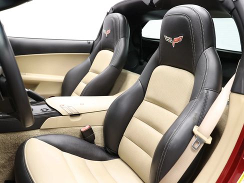 Used 2011 Chevrolet Corvette Grand Sport w/ Preferred Equipment Group RWD image 3