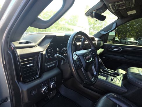 Used 2024 GMC Sierra 2500 AT4 w/ AT4 Premium Plus Package AWD/4WD image 16