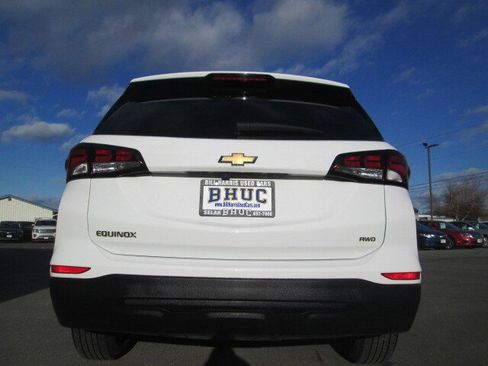 Used 2022 Chevrolet Equinox LS w/ LS Convenience Package image 5