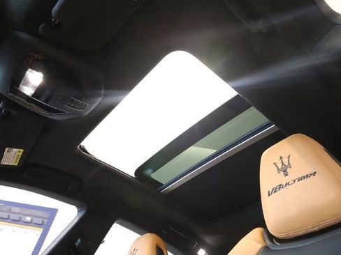 New 2024 Maserati Levante Trofeo image 21