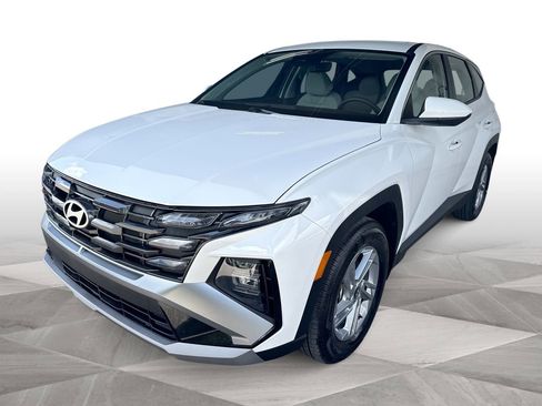 Certified 2026 Hyundai Tucson SE image 1