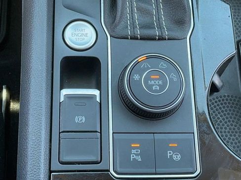 Used 2023 Volkswagen Atlas SEL Premium AWD/4WD image 26