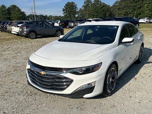 Used 2024 Chevrolet Malibu LT FWD image 1
