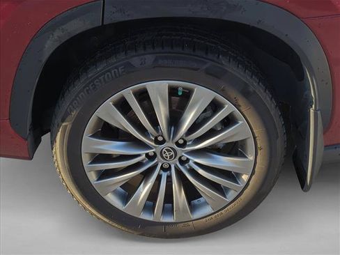 Used 2021 Toyota Highlander Platinum AWD/4WD image 7