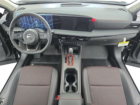 New 2026 Nissan Kicks SR FWD image 9