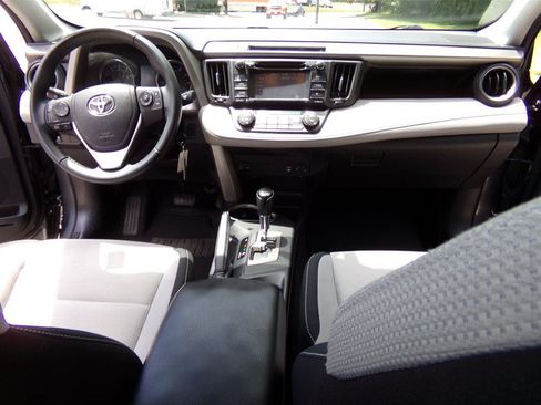 Used 2016 Toyota RAV4 XLE FWD image 19