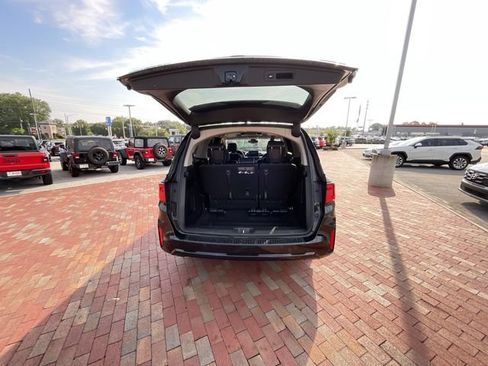 Used 2025 Honda Odyssey Touring image 11