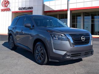 Used 2024 Nissan Pathfinder SV video 2