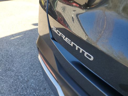 Certified 2024 Kia Sorento EX w/ Panoramic Sunroof Package image 9