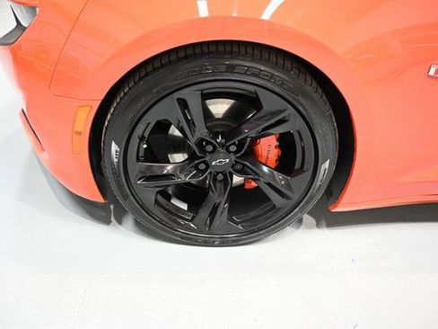 Used 2021 Chevrolet Camaro LT w/ RS Package image 30