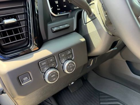 New 2026 GMC Sierra 3500 AT4 w/ Technology Package AWD/4WD image 20