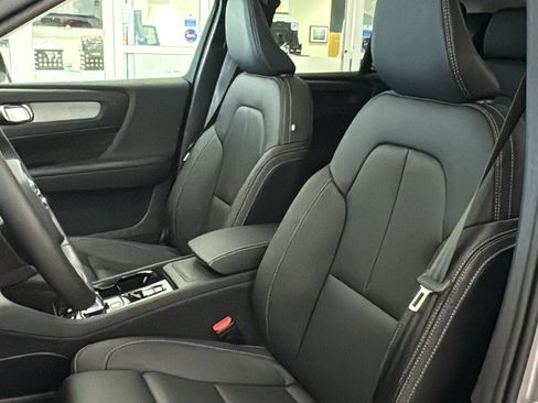 New 2026 Volvo XC40 B5 Plus w/ Climate Package image 23