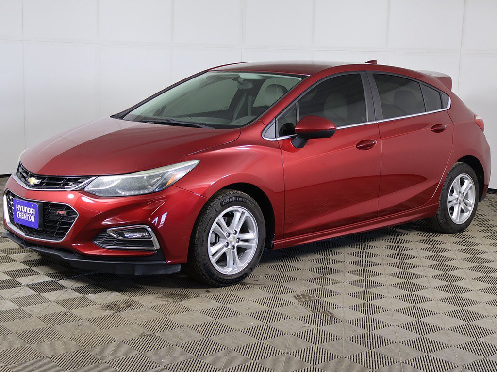 Used 2017 Chevrolet Cruze LT w/ Convenience Package FWD image 5