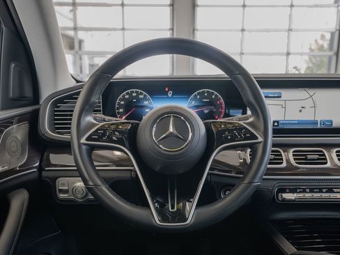 Used 2025 Mercedes-Benz GLE 450 4MATIC image 9