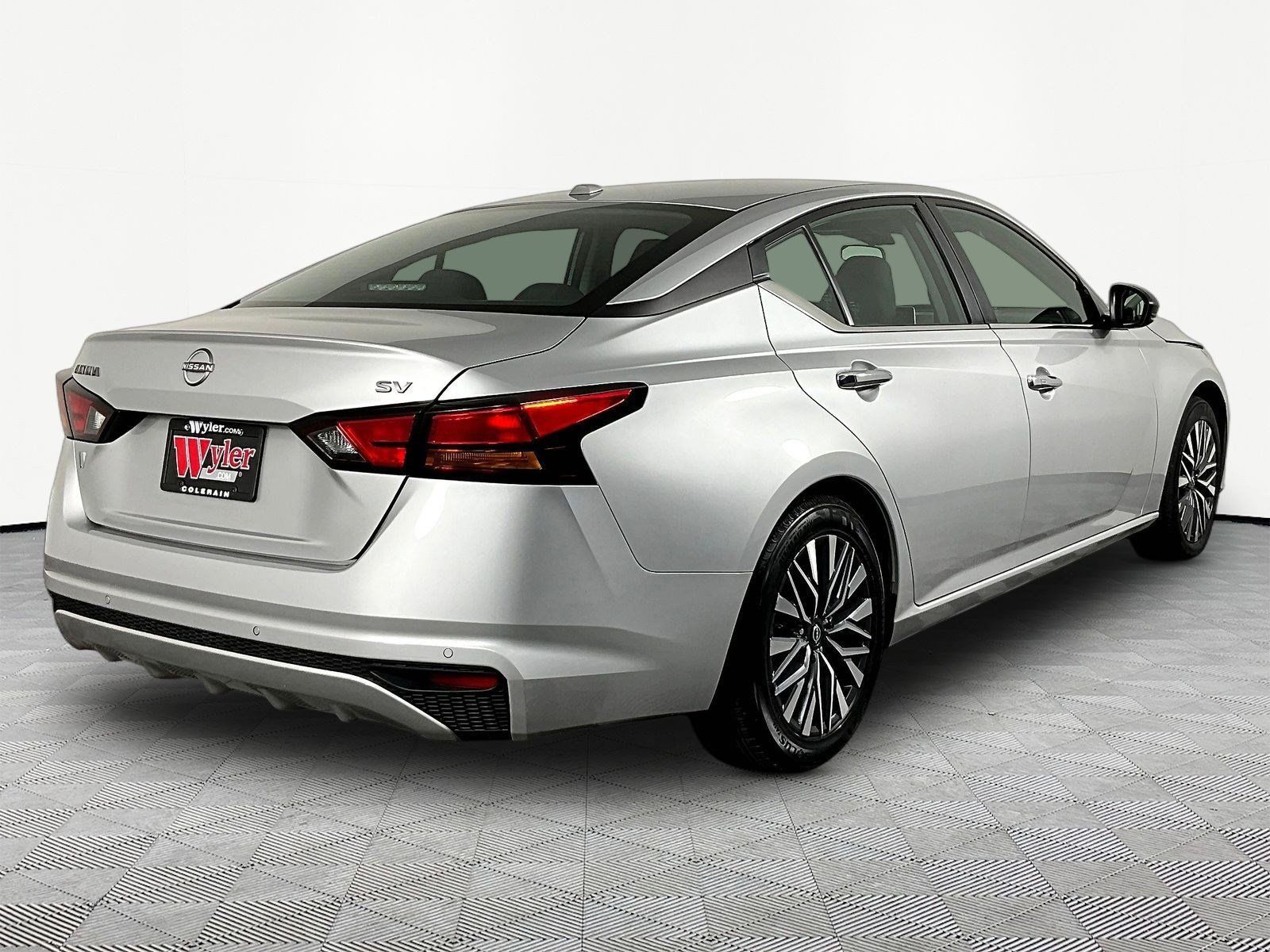 Certified 2024 Nissan Altima 2.5 SV FWD image 6