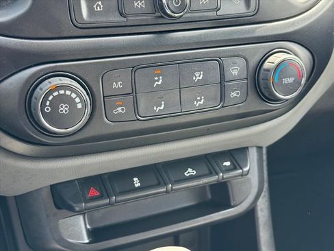 Used 2022 Chevrolet Colorado W/T w/ WT Convenience Package image 19