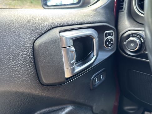 Used 2021 Jeep Wrangler Unlimited Willys image 24