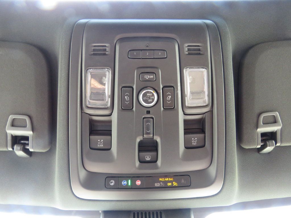 Used 2023 Chevrolet Suburban High Country w/ Premium Package 2 AWD/4WD image 32