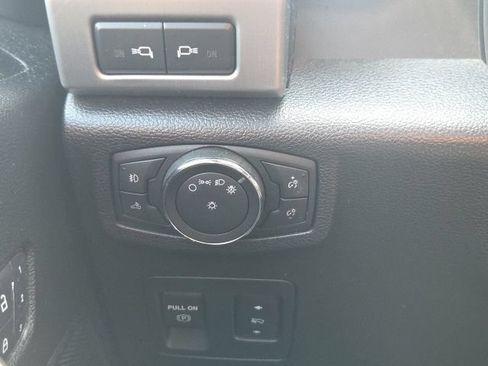 Used 2018 Ford F150 Platinum w/ Equipment Group 701A Luxury AWD/4WD image 26