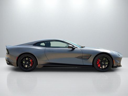 New 2025 Aston Martin Vanquish image 9