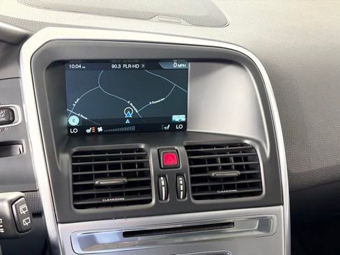 Used 2017 Volvo XC60 T6 Dynamic w/ Advanced Package image 13