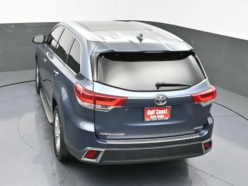 Certified 2019 Toyota Highlander Limited Platinum image 46