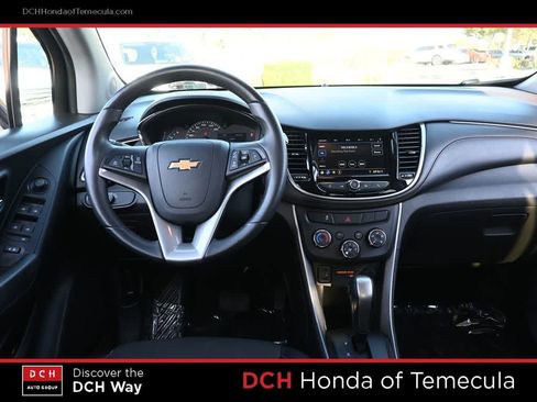 Used 2020 Chevrolet Trax LT w/ LT Convenience Package FWD image 8