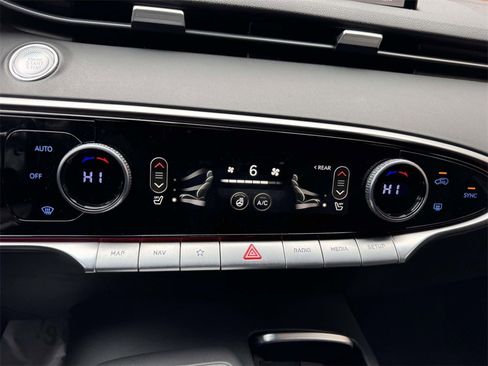 Certified 2024 Genesis GV70 2.5T Advanced w/ Advanced Package image 22