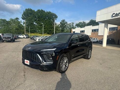 Used 2025 Buick Enclave Avenir AWD/4WD image 3