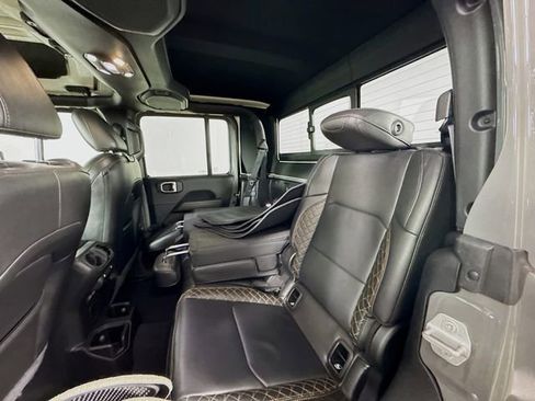 Used 2022 Jeep Gladiator Overland image 24