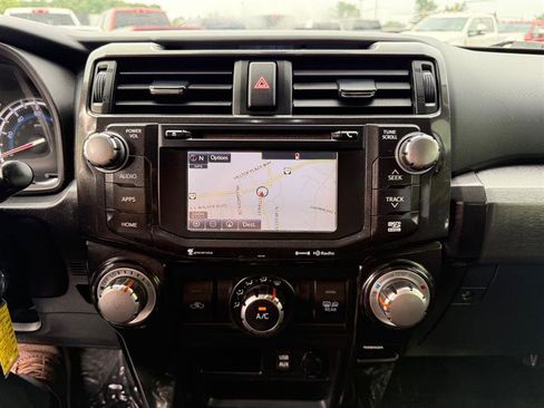 Used 2018 Toyota 4Runner TRD Off-Road image 31