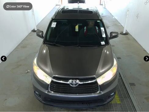Used 2014 Toyota Highlander XLE AWD/4WD image 4
