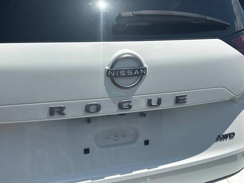Used 2024 Nissan Rogue S AWD/4WD image 12