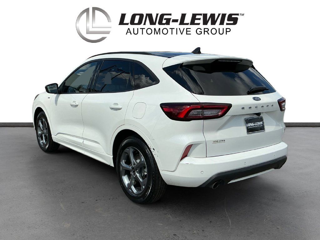 Used 2024 Ford Escape ST-Line w/ Tech Pack #1 FWD image 4