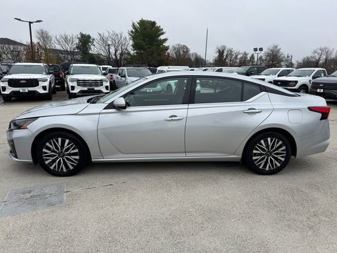 Used 2023 Nissan Altima 2.5 SV image 11