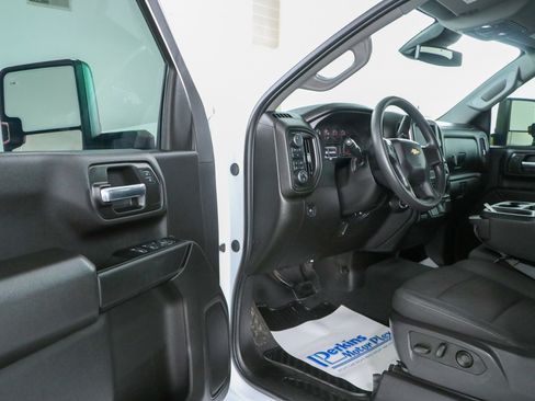 Used 2024 Chevrolet Silverado 2500 Custom w/ Custom Value Package AWD/4WD image 3