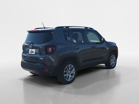 Used 2017 Jeep Renegade Latitude image 4