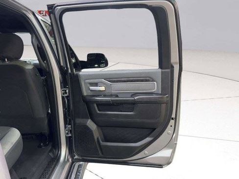 Used 2022 RAM 2500 Big Horn AWD/4WD image 46
